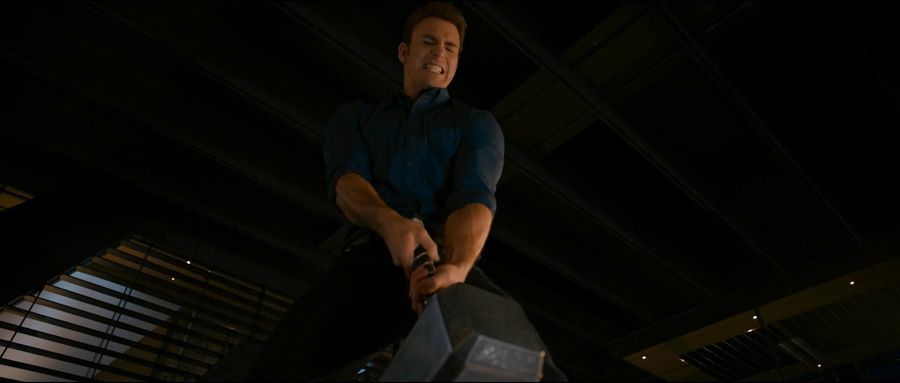 [MCU]묠니르에게 주문을 걸었던 오딘_4.jpg