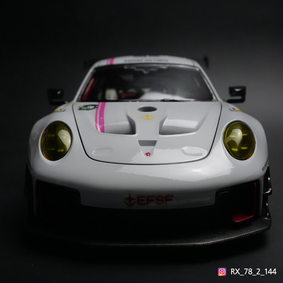 1:18 Porsche 911 GT2 RS Clubsport 25 연방군 커스텀_8.jpg
