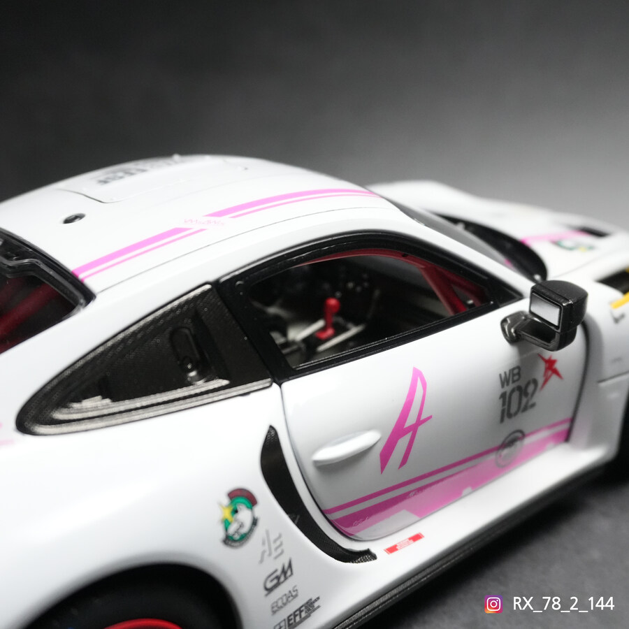 1:18 Porsche 911 GT2 RS Clubsport 25 연방군 커스텀_10.jpg