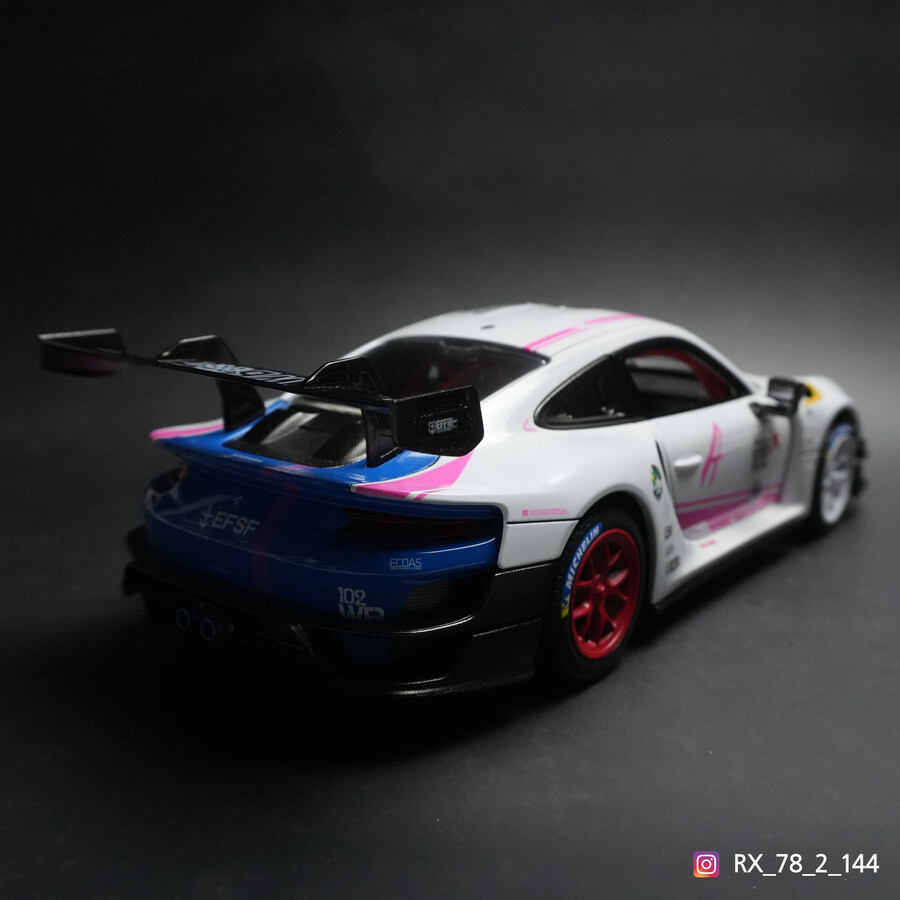 1:18 Porsche 911 GT2 RS Clubsport 25 연방군 커스텀_15.jpg