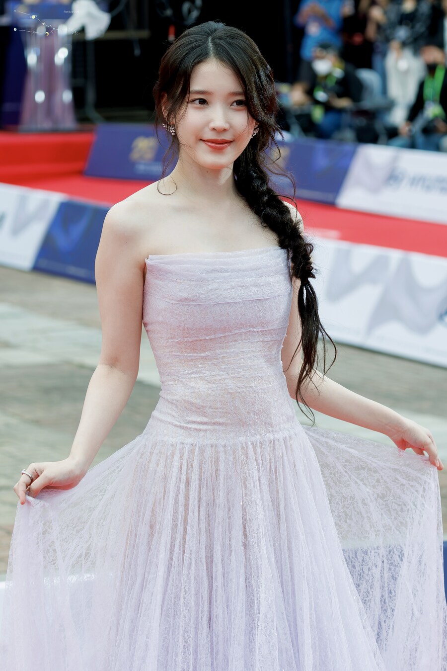 2025.10.02 서울드라마어워즈 아이유 레드카펫(땡촐이)_21.jpg