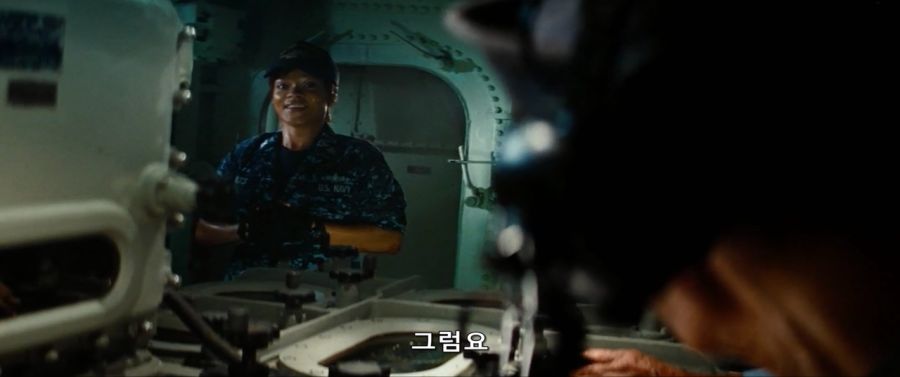 영화속 퇴역 군함선으로 외계인 함대를 박살내다_21.jpg
