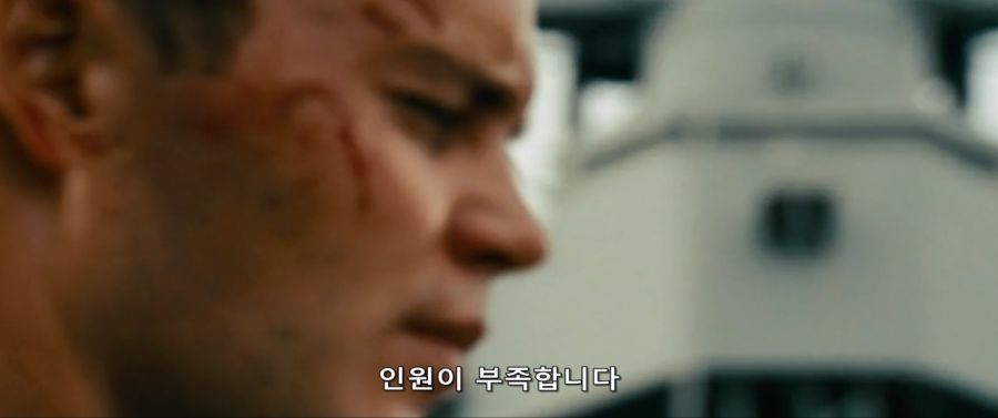 영화속 퇴역 군함선으로 외계인 함대를 박살내다_6.jpg