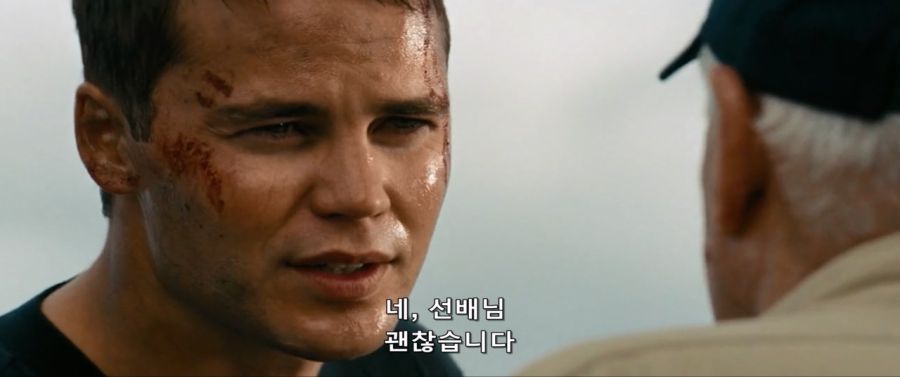 영화속 퇴역 군함선으로 외계인 함대를 박살내다_10.jpg
