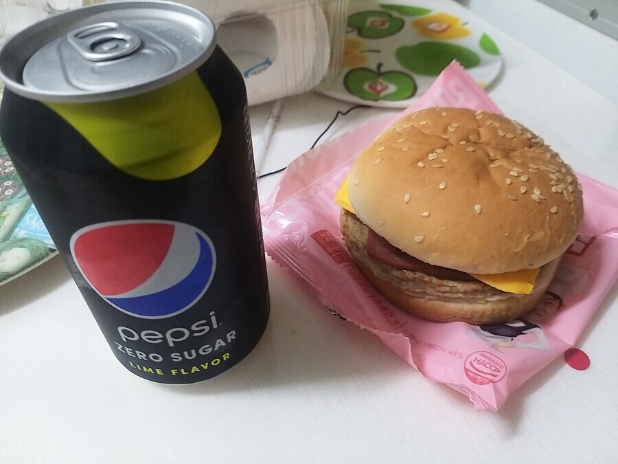매점 버거 0티어_4.jpg