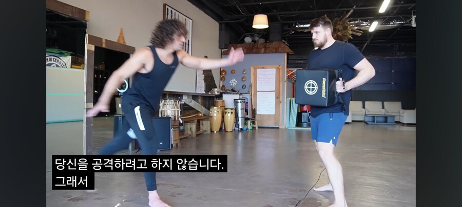 각 무술 기술들 파워측정(복싱,태권도,무에타이,가라데.카포에라)_17.jpg