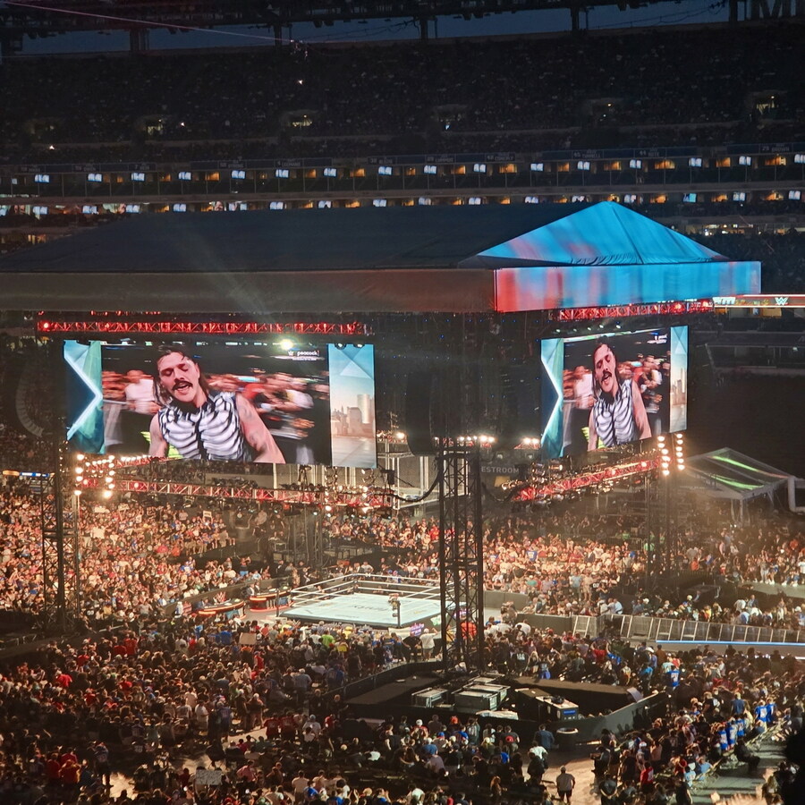 wwe) 크라운주얼 보다가 생각나서 다시 써보는 지난 섬머슬램 직관 후기_11.jpg