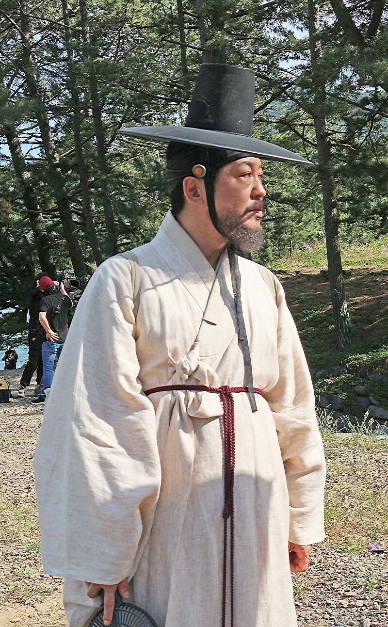 사극에 이 허리끈은 기능성인가 장식인가_2.jpg