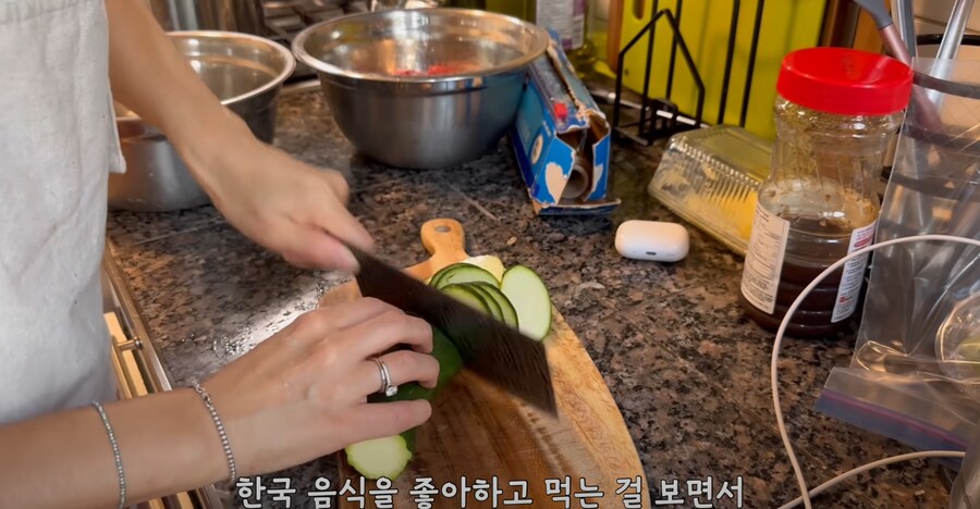 BTS 블랙핑크 케데헌 감독님에 감사하다는 해외교포.jpg_2.png