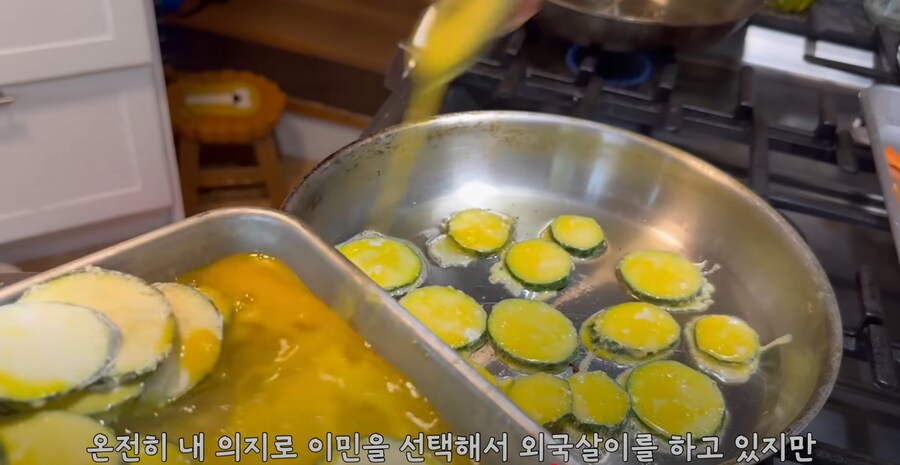 BTS 블랙핑크 케데헌 감독님에 감사하다는 해외교포.jpg_12.png