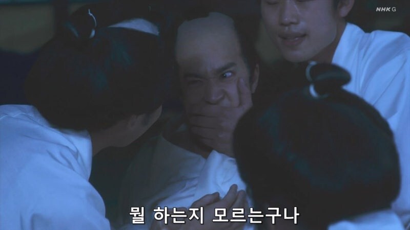 "여기에는 여자가 없으니까, 남자를 범하는거라고"_9.jpg
