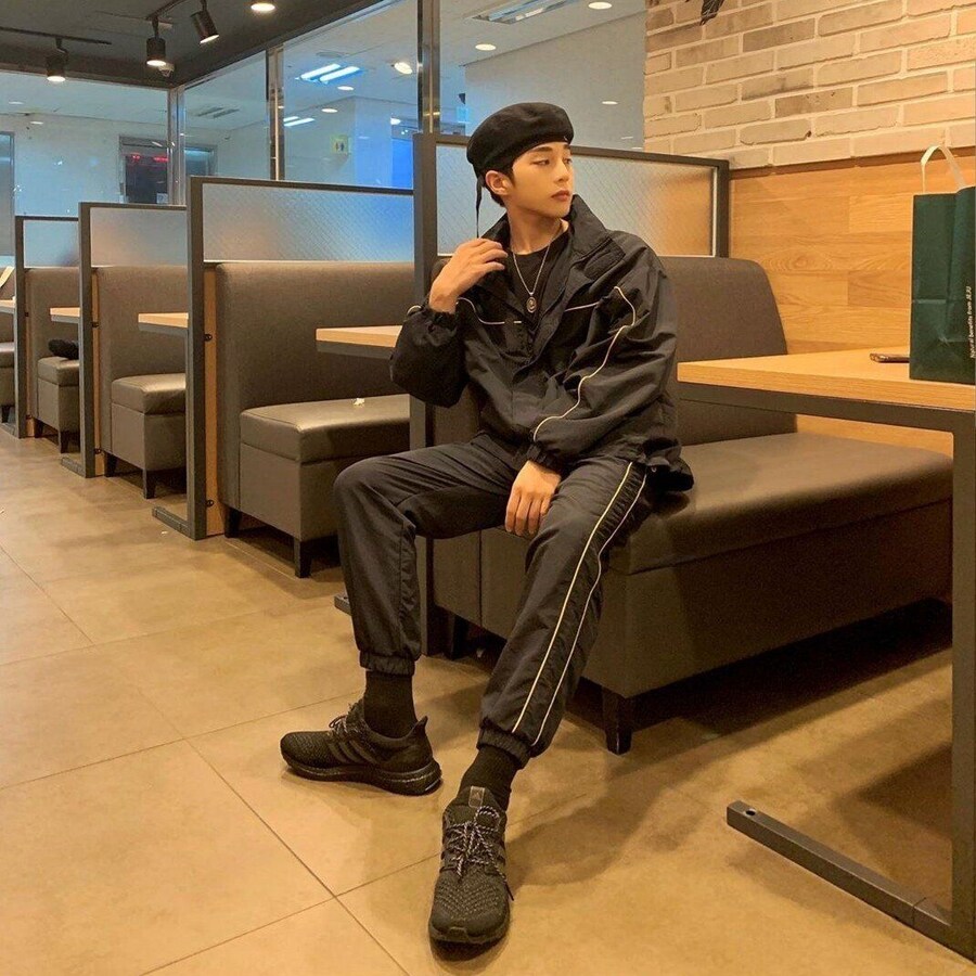 학교 축제에서 매출왕 등극한 목사 아들.jpg_15.jpg