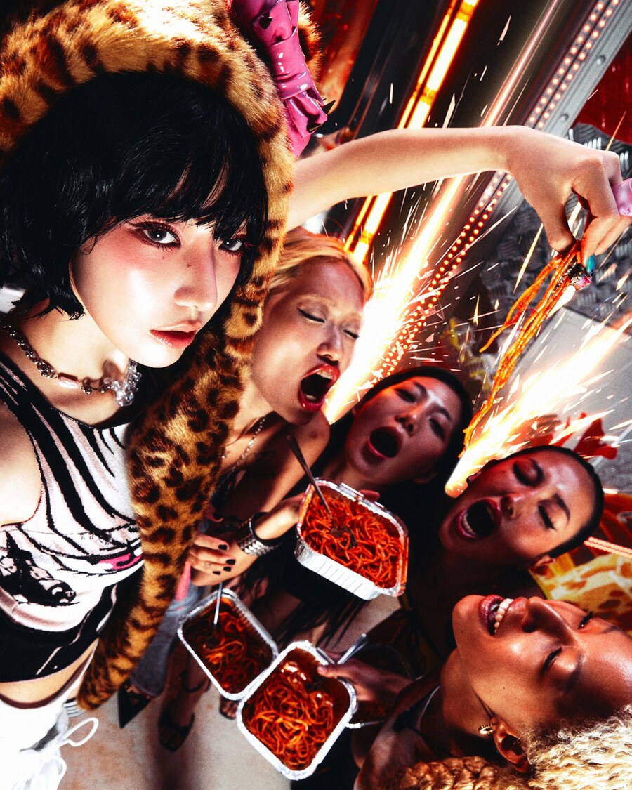 [르세라핌] CHEEKY NEON PEPPER🌶️🧑‍🍳_6.jpg