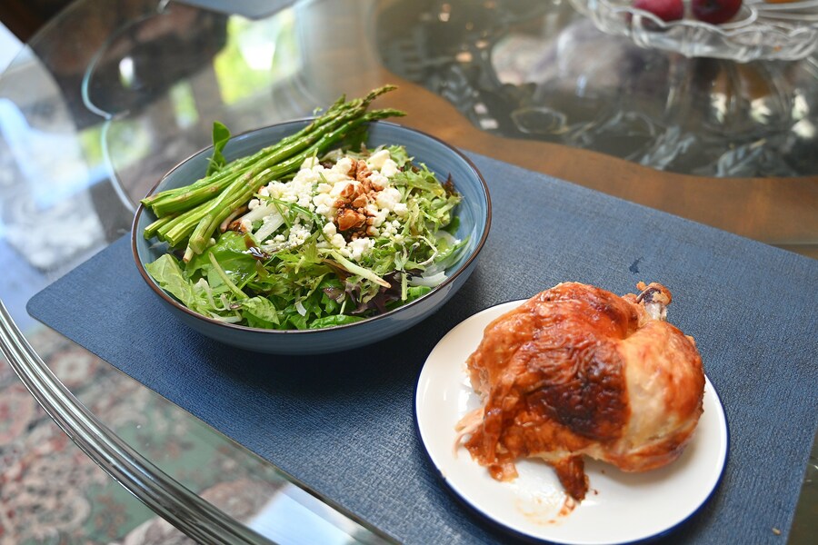 대충 차려묵는 샐러드와 닭구이;ㅎ_1.jpg