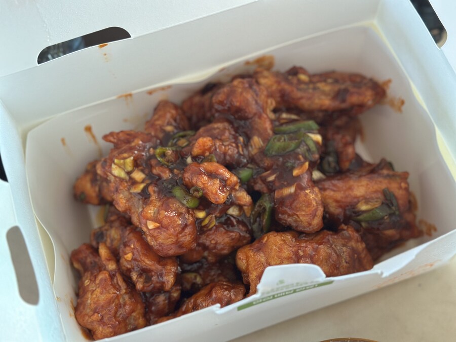 피똥 싸는 BHC 핫후라이드 등_3.jpg