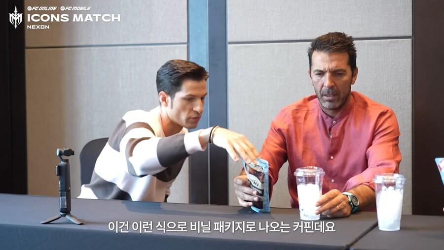 축구]이탈리아 선수들한테 이걸 시키네 ㅋㅋㅋㅋ_1.png