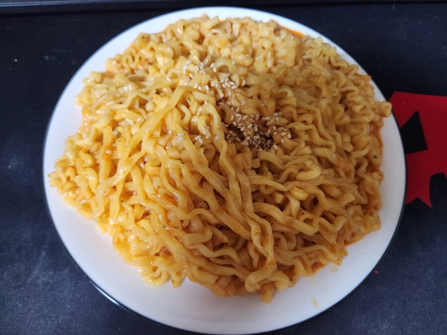 저번 일본여행에서 사온 뽁음면 섭취_3.jpg
