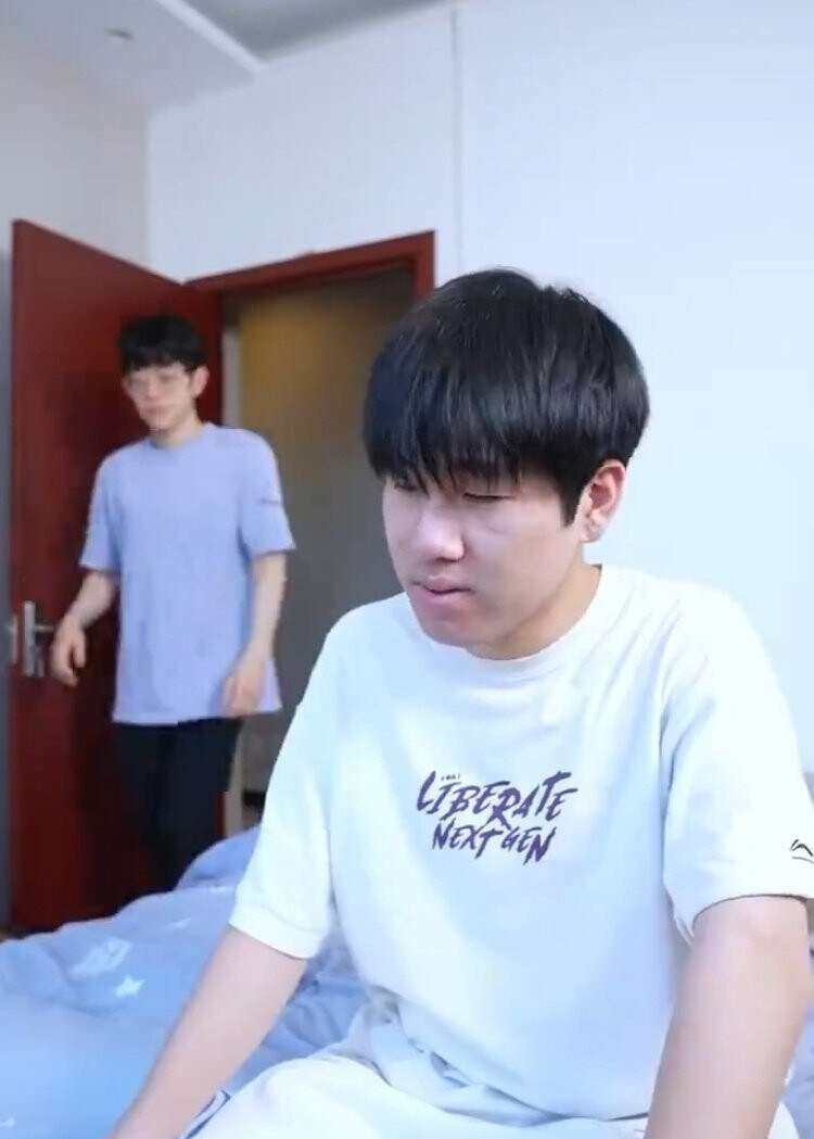 롤) 야 처웃지 말고 돈이나 갚아_1.jpg