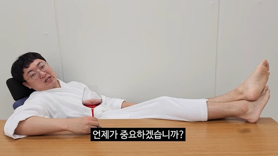 90만 구독자 기념 겸손인터뷰 진행한 충주맨_13.jpg