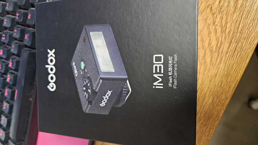 외장 플래시를 하나 구했습니다._1.jpg