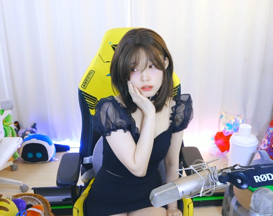 새봄TV] 버츄얼 노래대회!! 브이믹스2 심사위원+팀파이트매니저2데모+3부_1.png