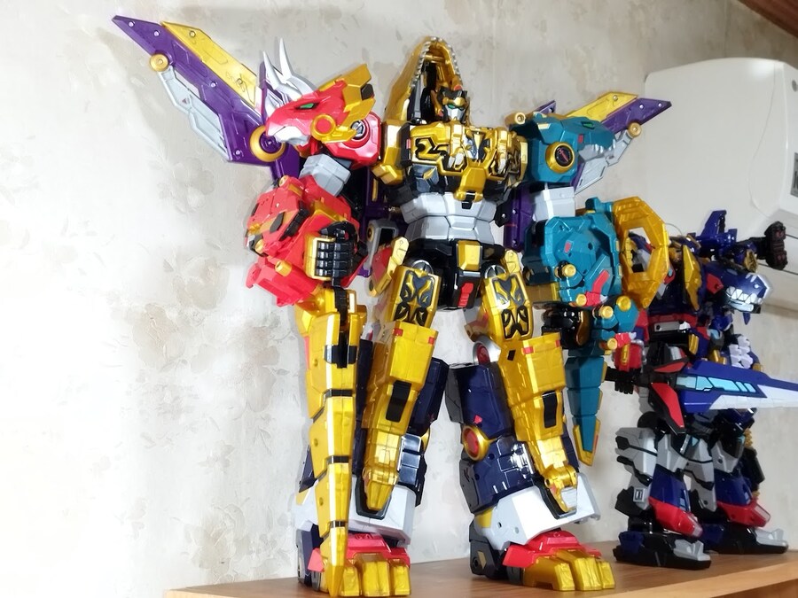 일끝내고 다이노엠페러 꺼내봤는데 크네요.._1.jpg