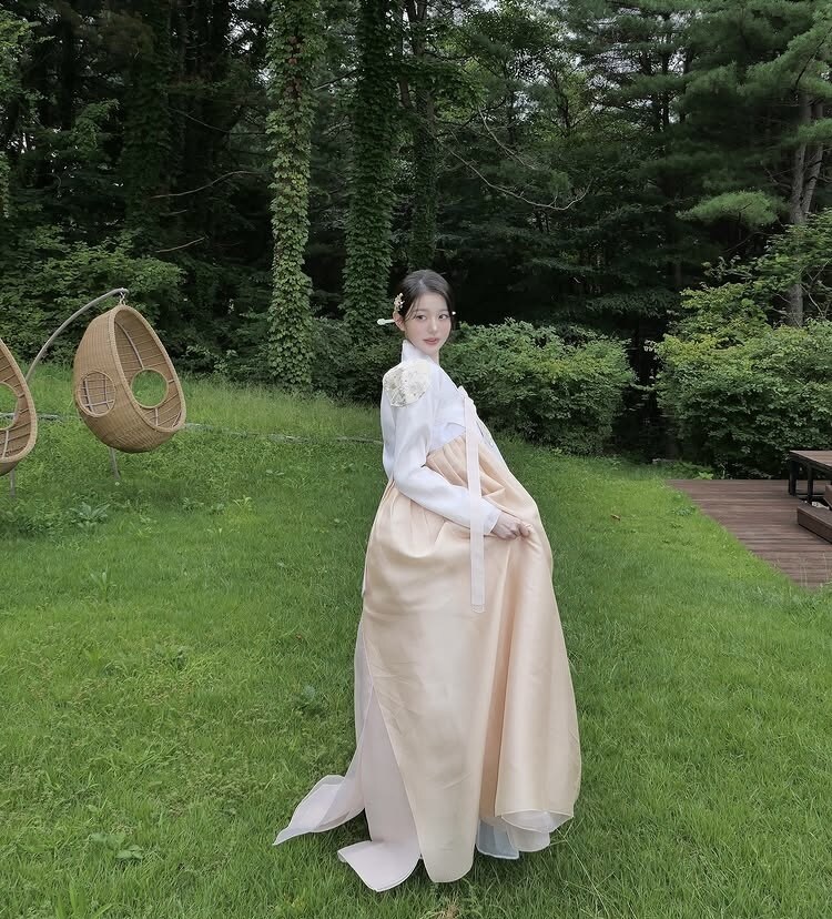 韓복 입어본 장원영_2.jpg