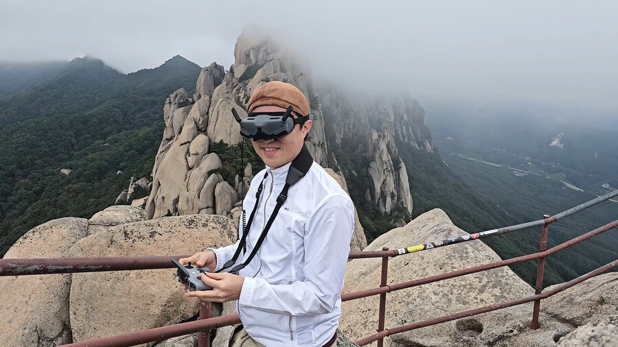 FPV 드론으로 본 울산바위 873m 다이브 (설악산 암벽등반 위험구간 실영상)_5.jpg