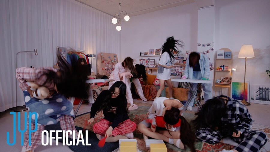 [트와이스] TWICE 🎉10주년 이브 : 걸스 나잇🎉 티저_1.jpg