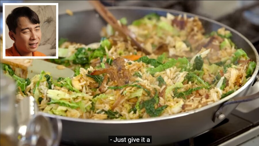 혈압주의) 제이미 올리버가 만드는 한국식 볶음밥_14.png