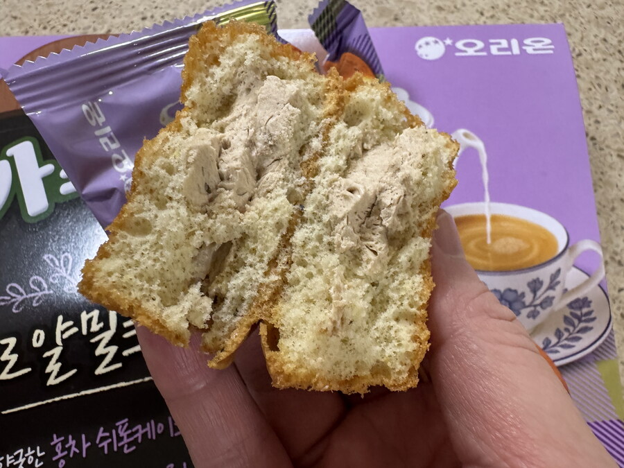 카스타드 로얄밀크티맛~~~_3.jpg