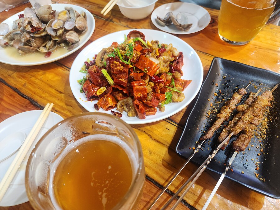칭다오에서 먹은 바지락볶음, 오징어볶음, 양꼬치_2.jpg