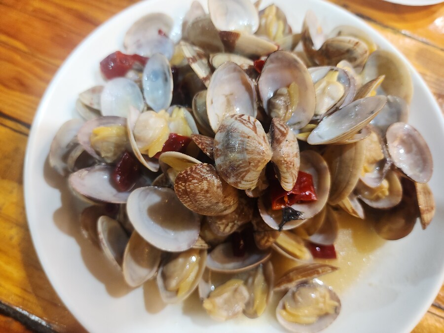 칭다오에서 먹은 바지락볶음, 오징어볶음, 양꼬치_4.jpg