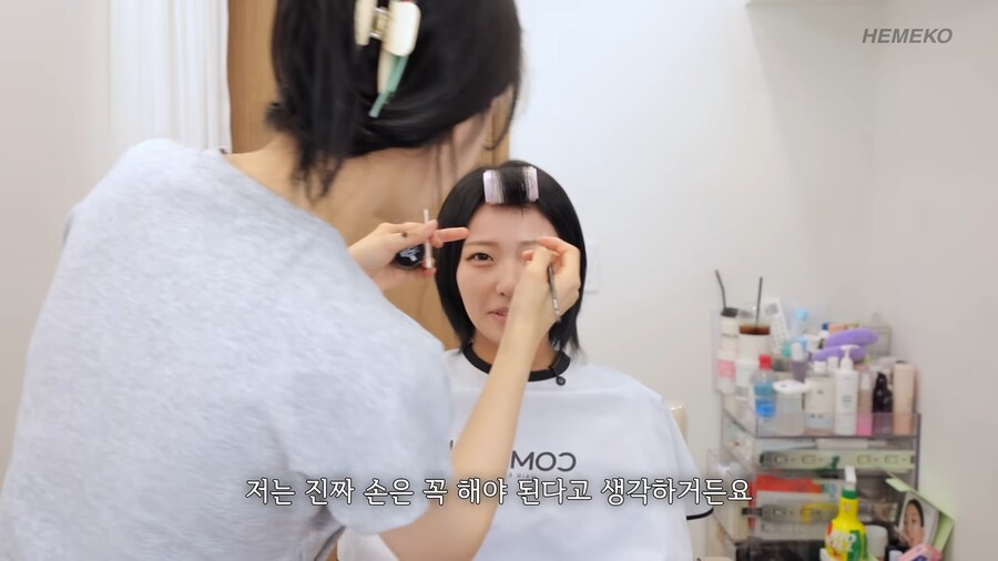 유튜브) 현역 일본 아이돌에게 한국식 아이돌 메이크업 해주기_35.png