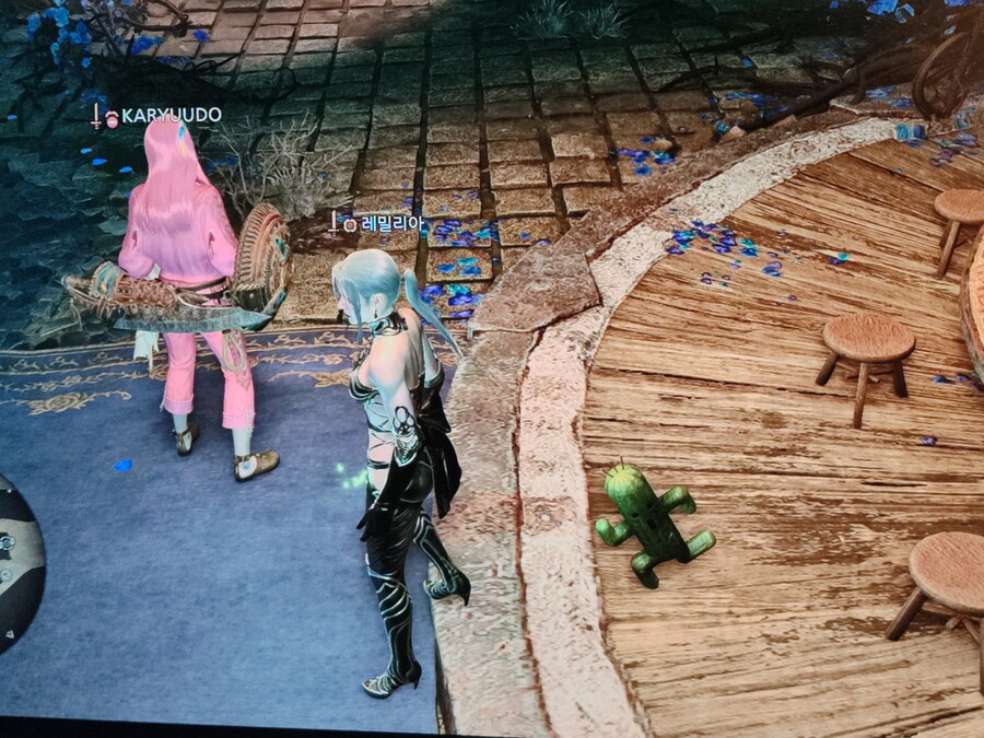 투명 의자가 참 편하구려~~~_4.jpg