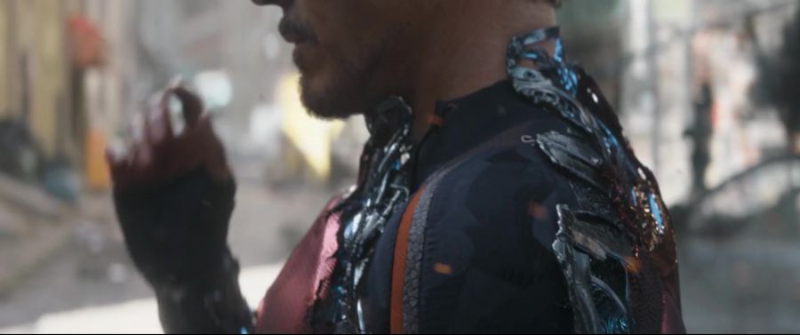 [MCU]토니 스타크의 최신형 기술을 점목시킨 나노 슈트_5.jpg