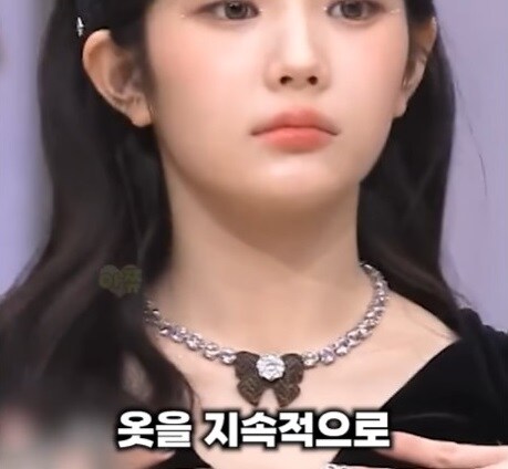 노출사고 터질까봐 코디가 옷을 붙여버린 연예인_2.jpg