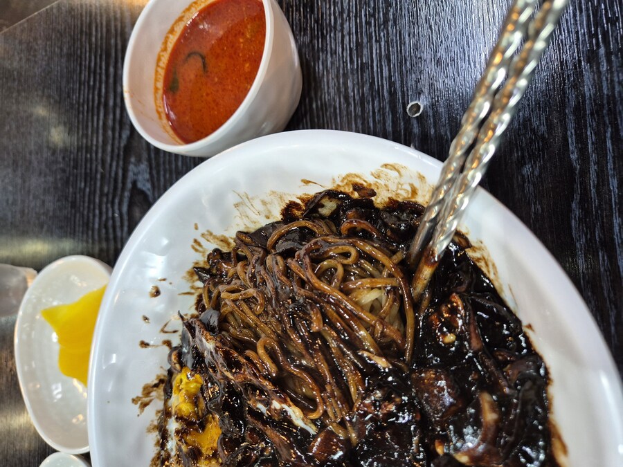 동네 짬뽕집에서 간짜장_3.jpg