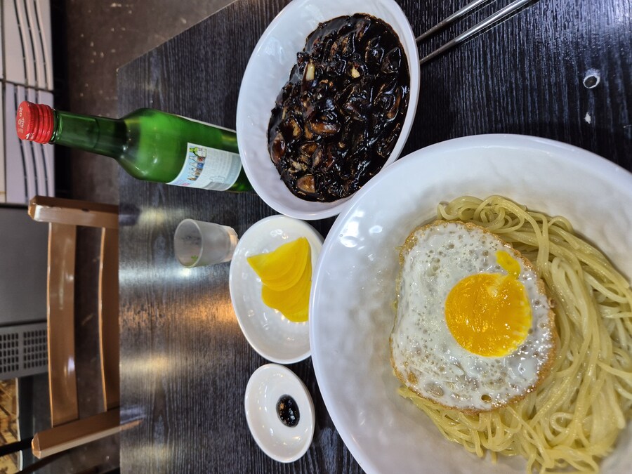 동네 짬뽕집에서 간짜장_2.jpg