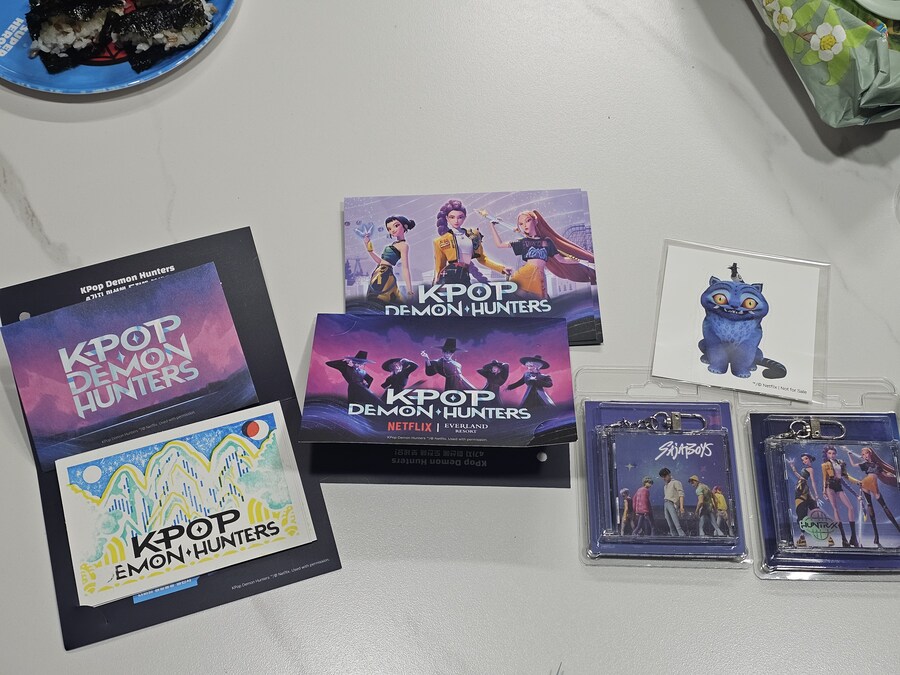 케데헌) 2시간과 맞바꾼 굿즈_1.jpg