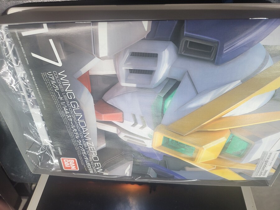 (초보도색) RG 윙건담 제로 커스텀(EW) 금빛 날개를 꿈꾸었습니다만..._2.jpg