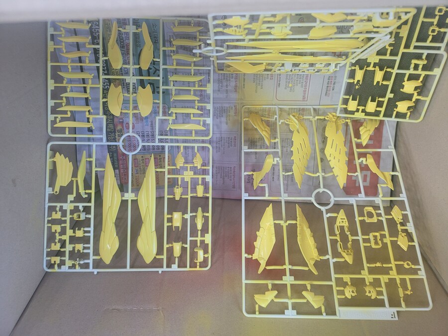 (초보도색) RG 윙건담 제로 커스텀(EW) 금빛 날개를 꿈꾸었습니다만..._6.jpg