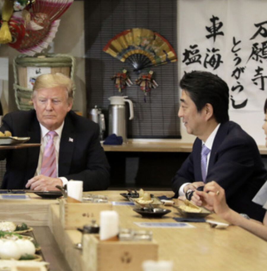 나 트럼프한테 술상 차려준 정치인 알아!_1.jpg