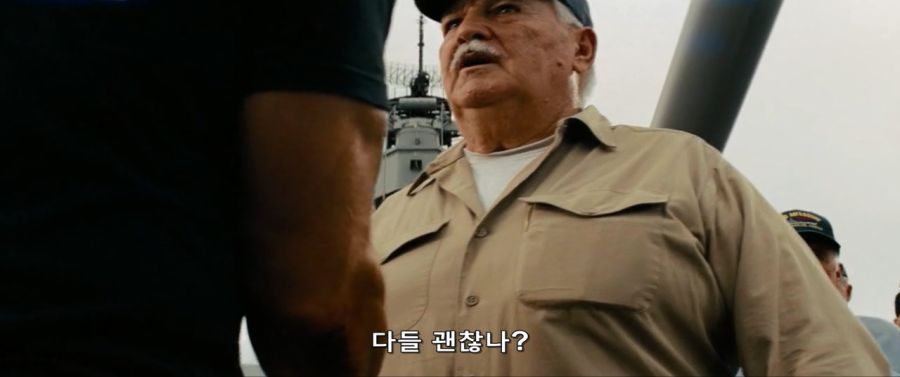 영화속 구형 전투함으로 외계인을 박살내는 작품_11.jpg