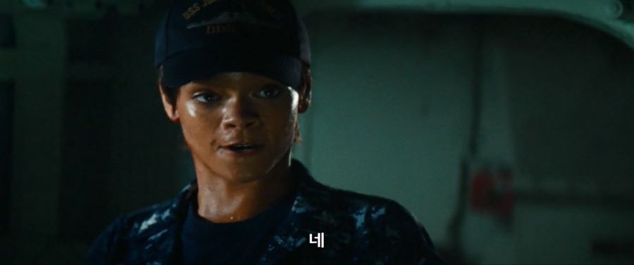 영화속 구형 전투함으로 외계인을 박살내는 작품_24.jpg