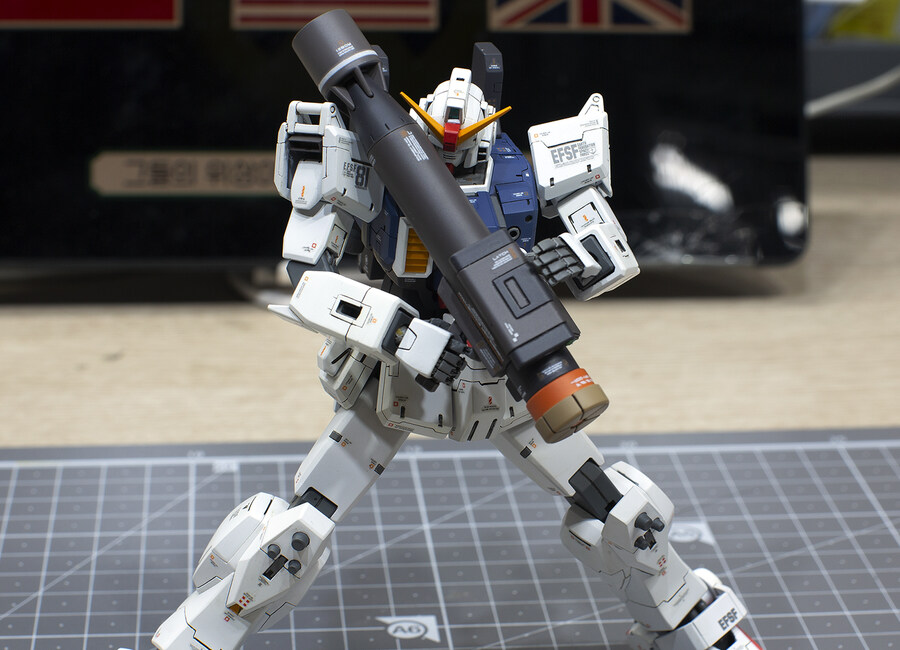 [完成] HGUC RX-79[G] 육전형 건담 패러슈트_24.jpg