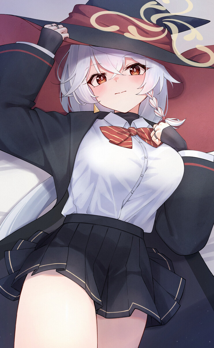 블루아카) 여센세문학) "그림 실력이 나아지지 않아요 마스터~"_1.jpg