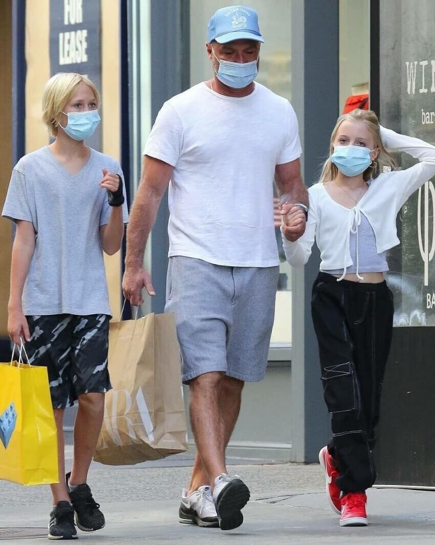 아들 + (전) 아들과 함께 여행을 다니는 미국 배우의 사진.jpg_4.jpg