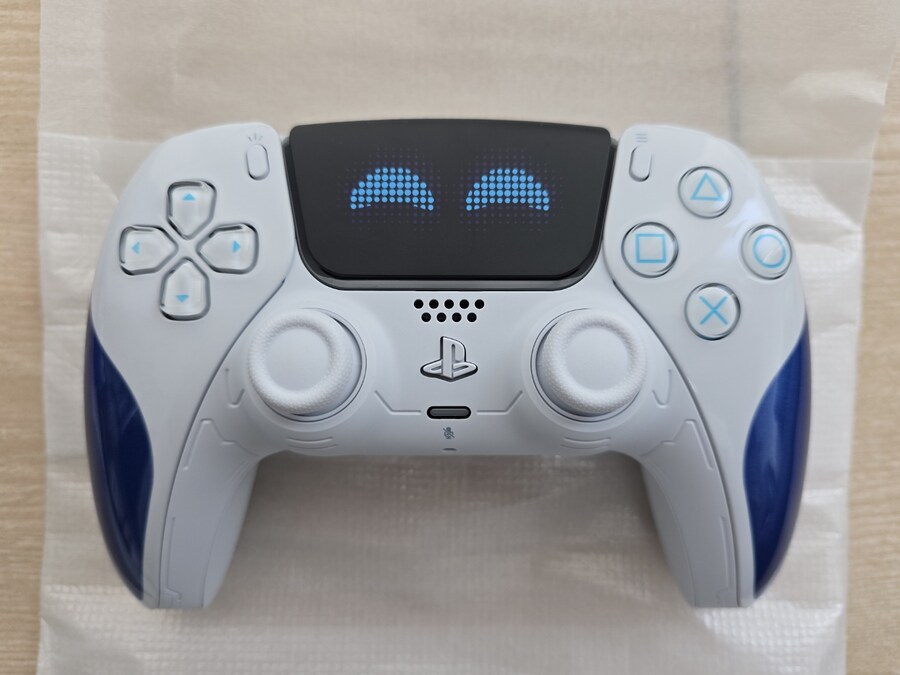 듀얼센스 아스트로봇 에디션_2.jpg