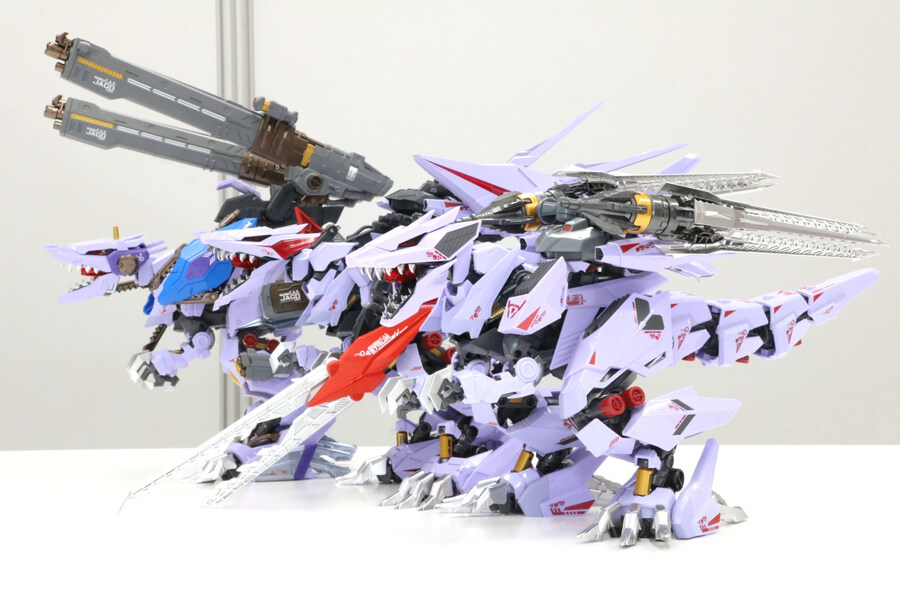 [타카라토미] 강철기신 아다마스 마키나 버서크 퓨러 체인징 아머 개발담당자 인터뷰_6.jpg